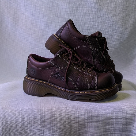 SOLD! Vintage Y2K Daisy Dr. Marten Oxfords - Picture 6 of 15